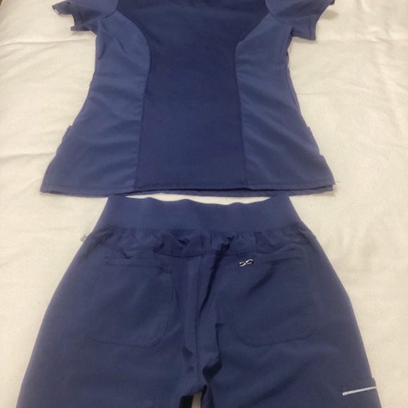 Cherokee Infinity Scrubs - Picture 6 of 12